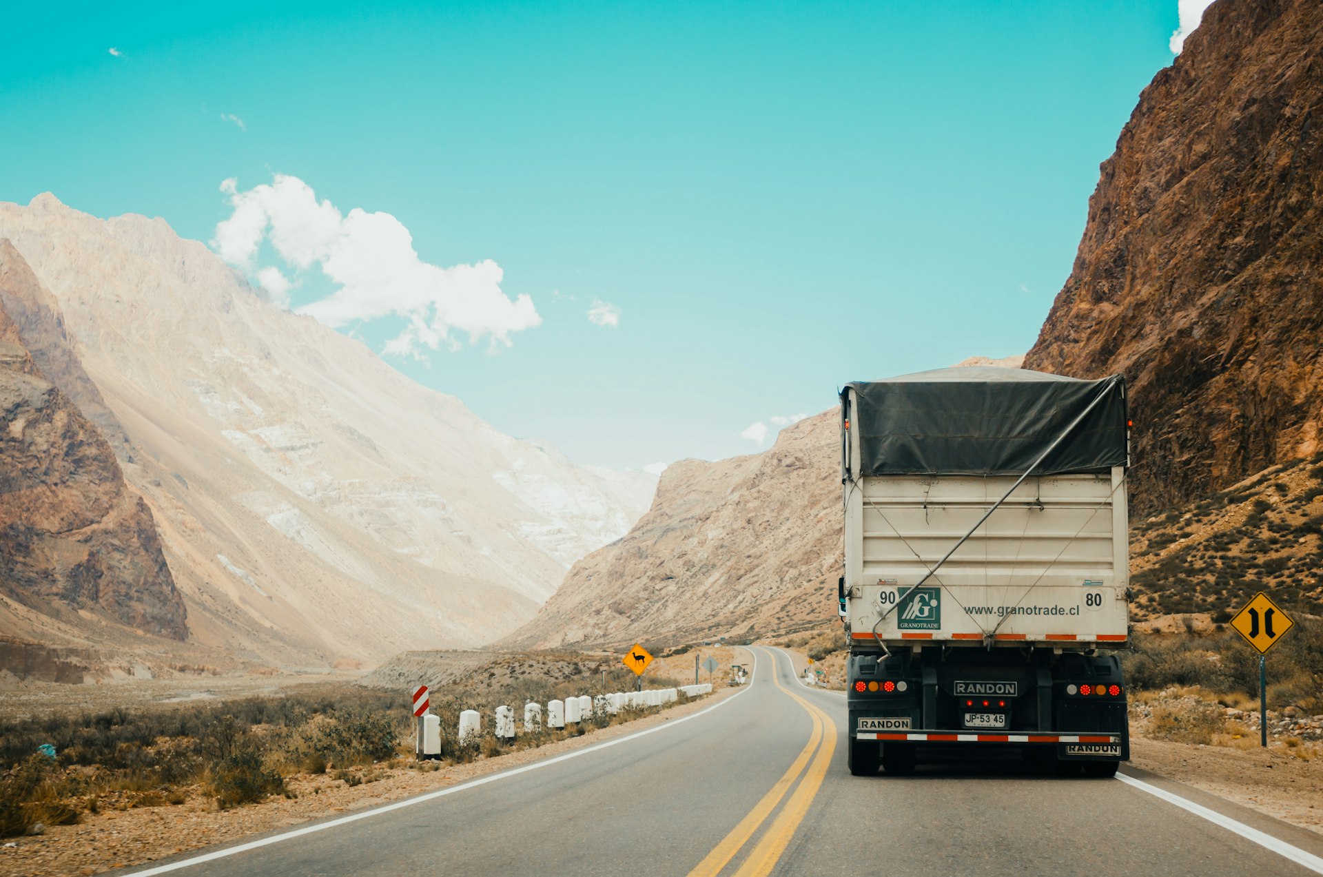 How to Check a Freight Broker’s Credit Score (And Why You Must)